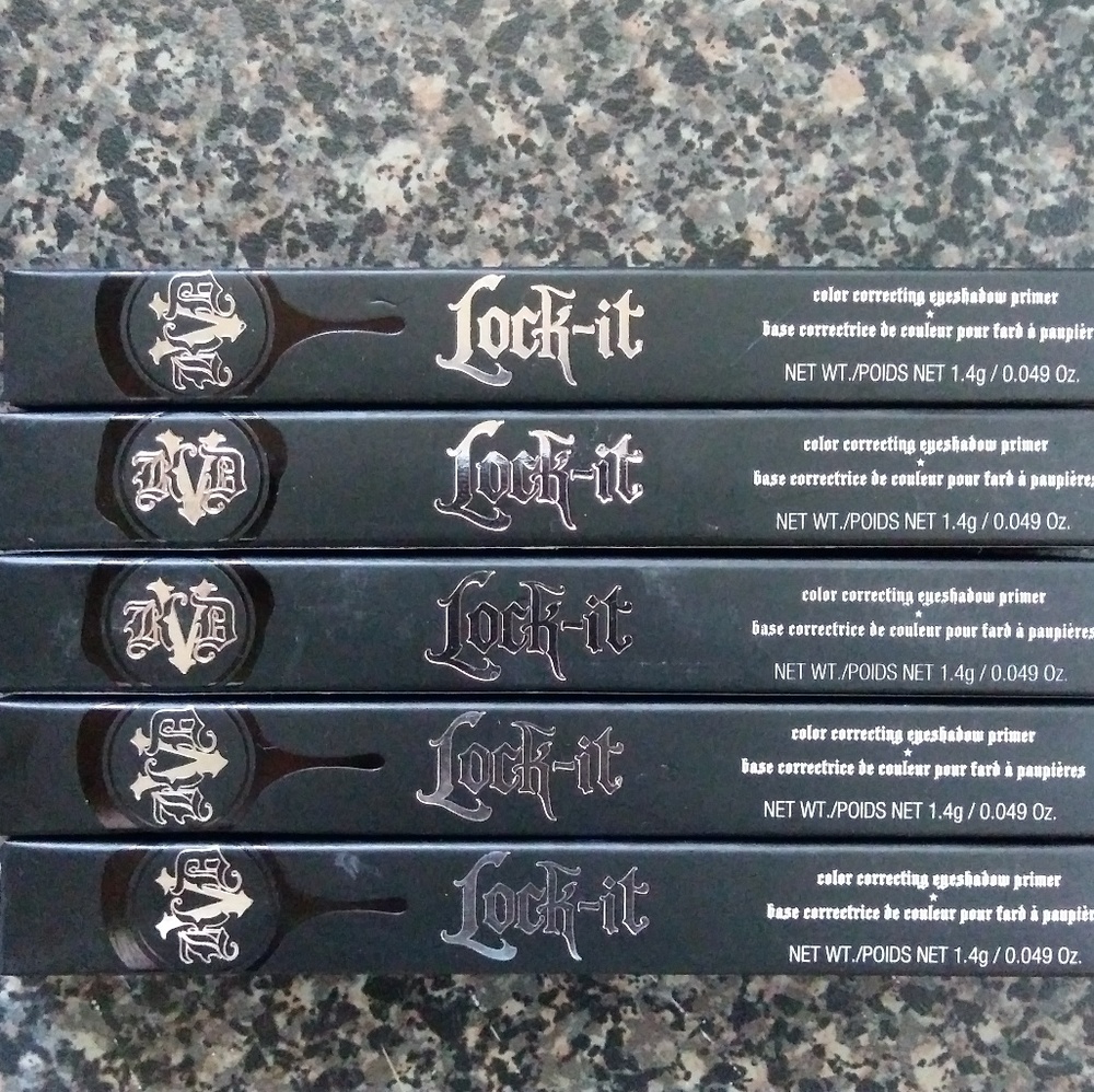 (Sold)Kat Von D lock it eyeshadow primer
